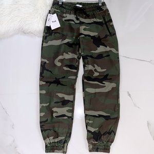 NEW! Aritzia TNA Alix Camo Green Twill Joggers XS